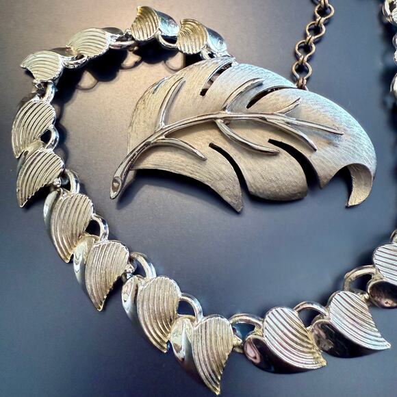 Vintage Silver Tone Leaf Inspired Brooch & Collar Necklace - Picture 5 of 9